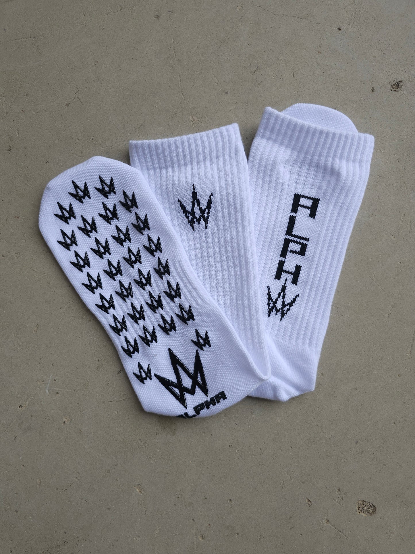 ALPHA TRAINERS SOCKS (Regular Grip Socks) (WHITE)